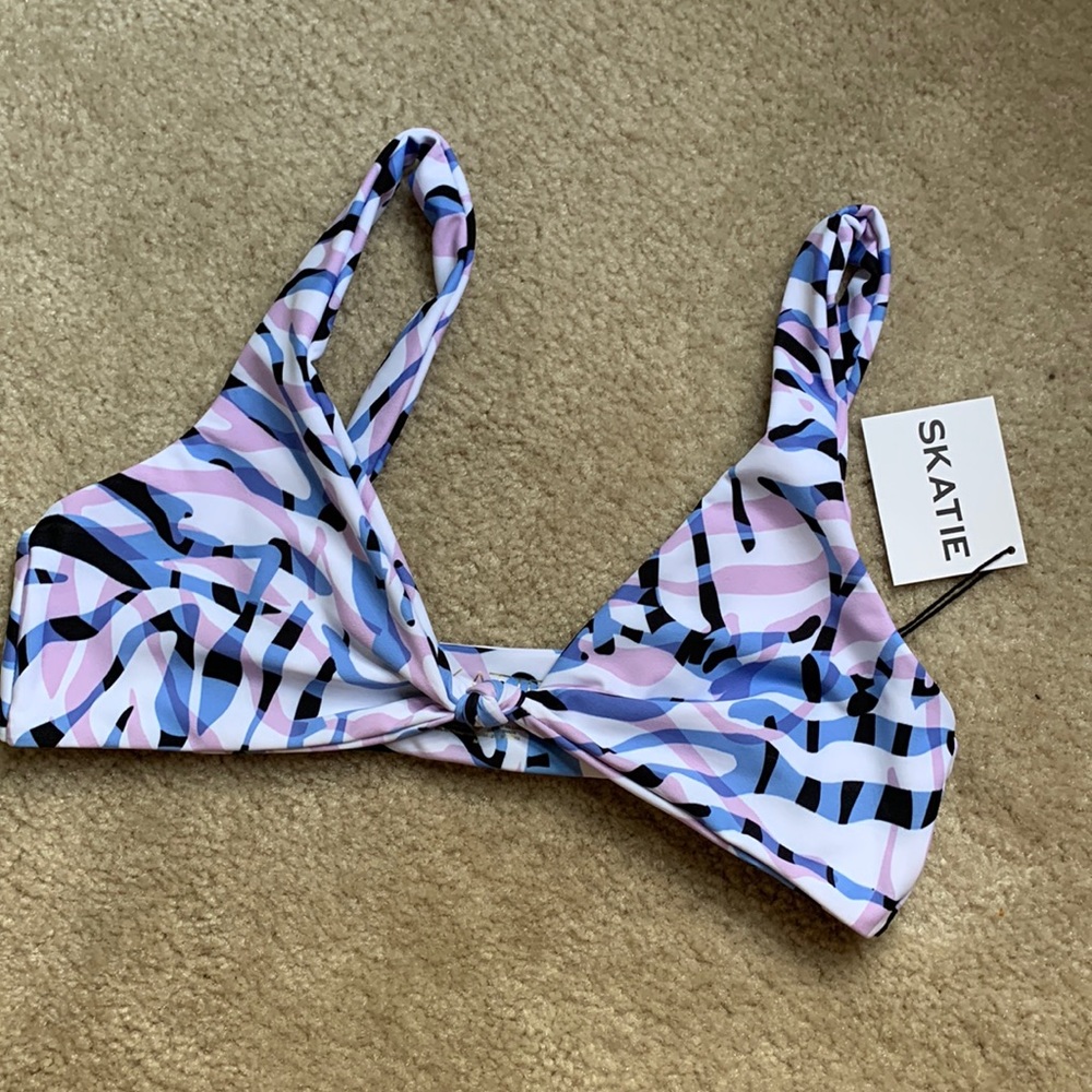 Skatie bathing suit top. Style Penny